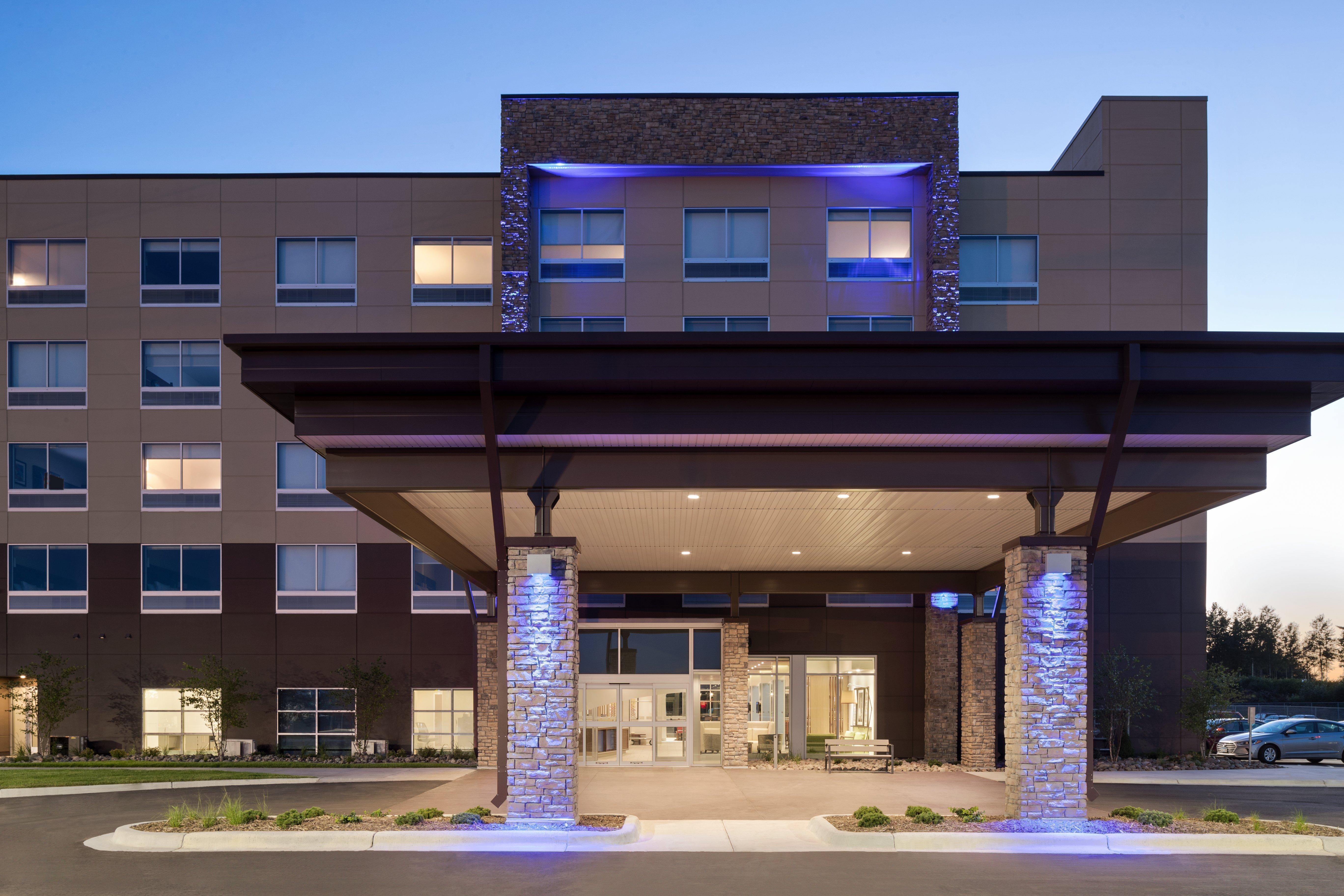 Hotel Holiday Express & North - Miller Hill By Ihg 2*