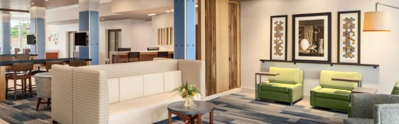 Holiday Express & North - Miller Hill By Ihg Hotel